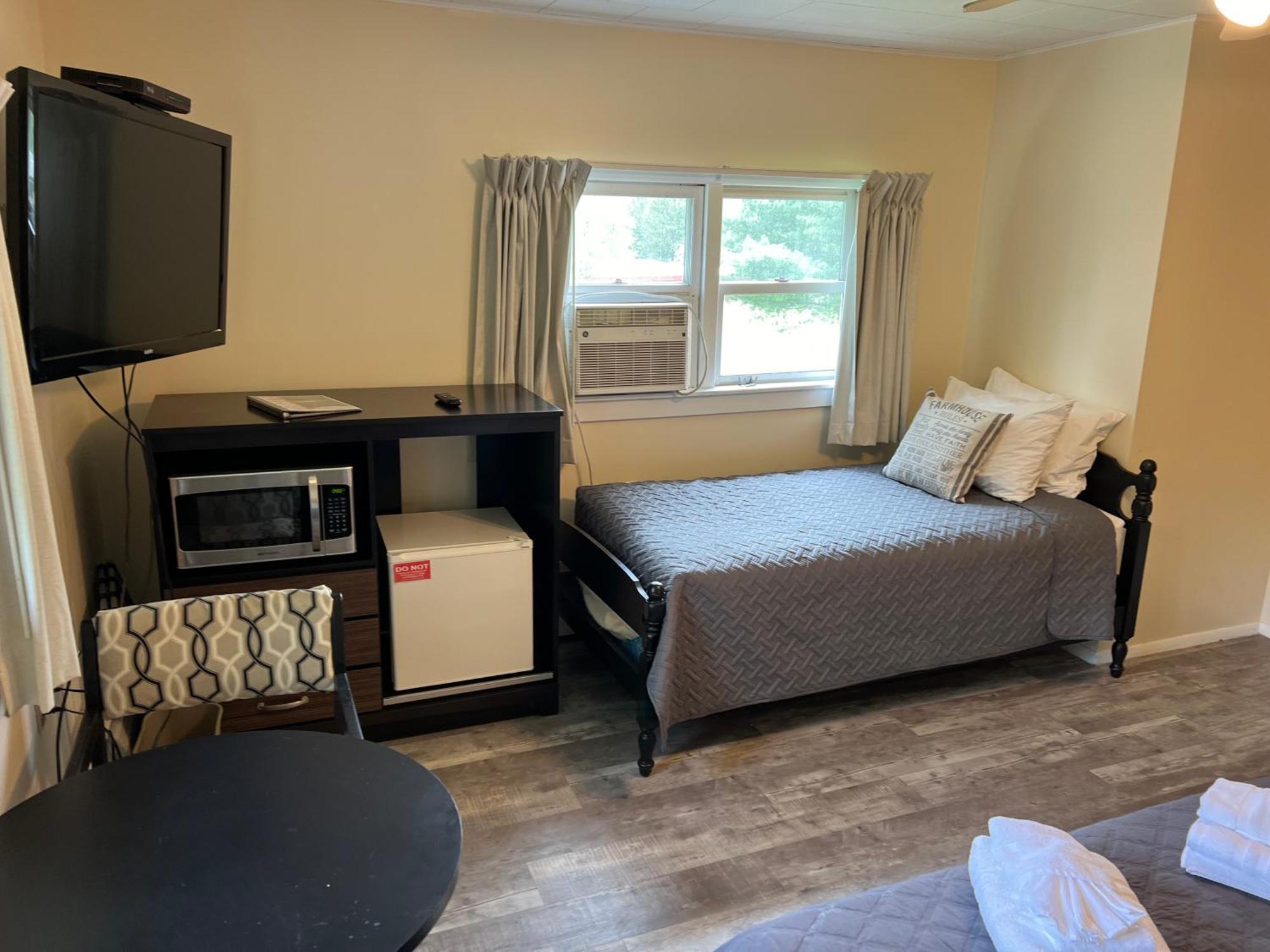 Colton Point Motel 2*